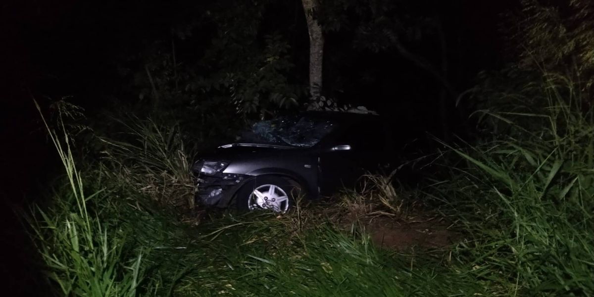 Duas pessoas ficam gravemente feridas após colisão frontal na BR-277 em Guaraniaçu