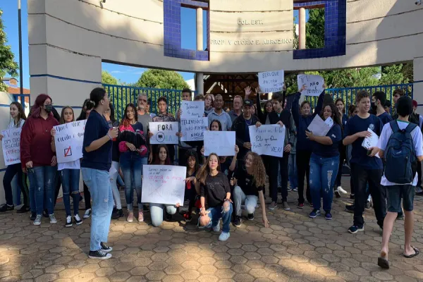 Foto relacionada a notícia: Vereadores pedem que Governo do Estado reavalie terceirização de aulas em cursos técnicos