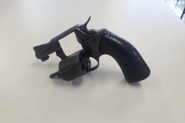 Adolescente de 14 anos é detido pela GM com revolver em curso profissionalizante de Cascavel