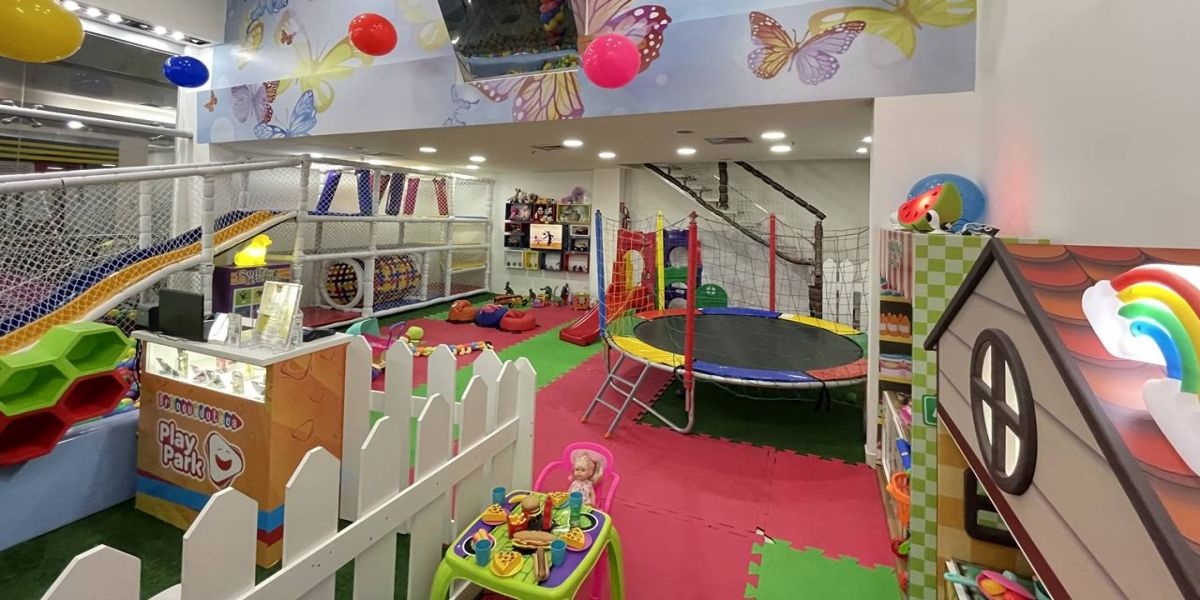 Crianças são estimuladas através das brincadeiras em novo espaço no shopping de Cascavel