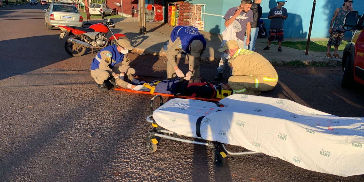 Jovem fica ferido após colisão na Rua Pedro Baú em Cascavel