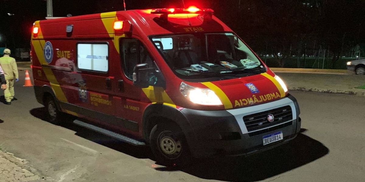 Garupa de moto fica ferida após colisão na Rua Maracai no Jardim Alvorada