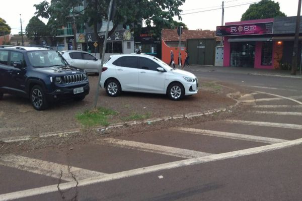 Vereador pede correções no trânsito em frente ao Salão Comunitário do Parque Verde