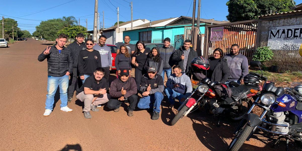 Grupo de Motociclistas "Duas Rodas" realizam ação especial do dia das mães no Bairro Brasmadeira