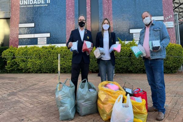 Ação social do Rotary leva calor e carinho para pacientes do CEONC