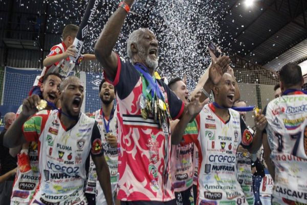 Imagem referente a notícia: Jogadores do Cascavel Futsal mandam mensagens de apoio para Mangaba, que está internado