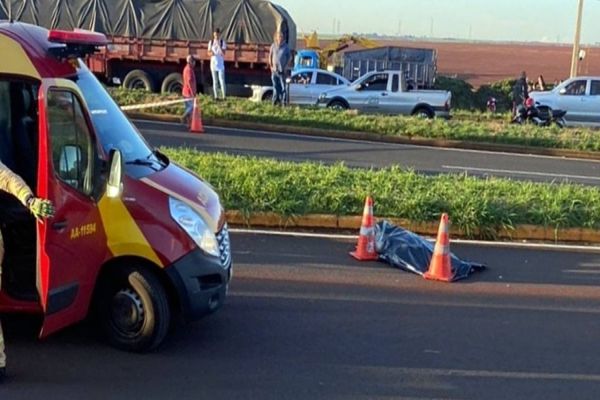 Motociclista morre após moto ser atingida por carro na BR-376, entre Marialva e Sarandi