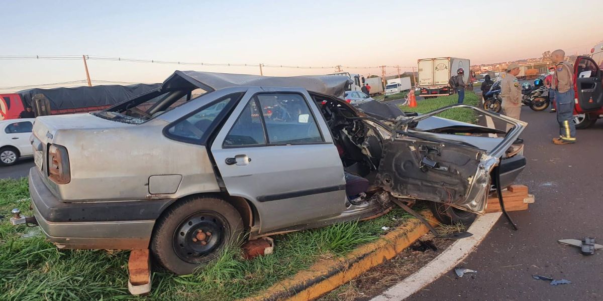 Motociclista de 55 anos morre após violenta colisão de trânsito na BR-376