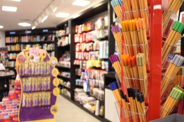 Venda de itens de papelaria cresce com mudança de comportamento do consumidor pós-pandemia