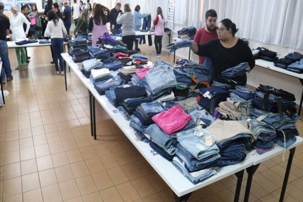 Grifes famosas ao alcance de todos na Apae de Cascavel