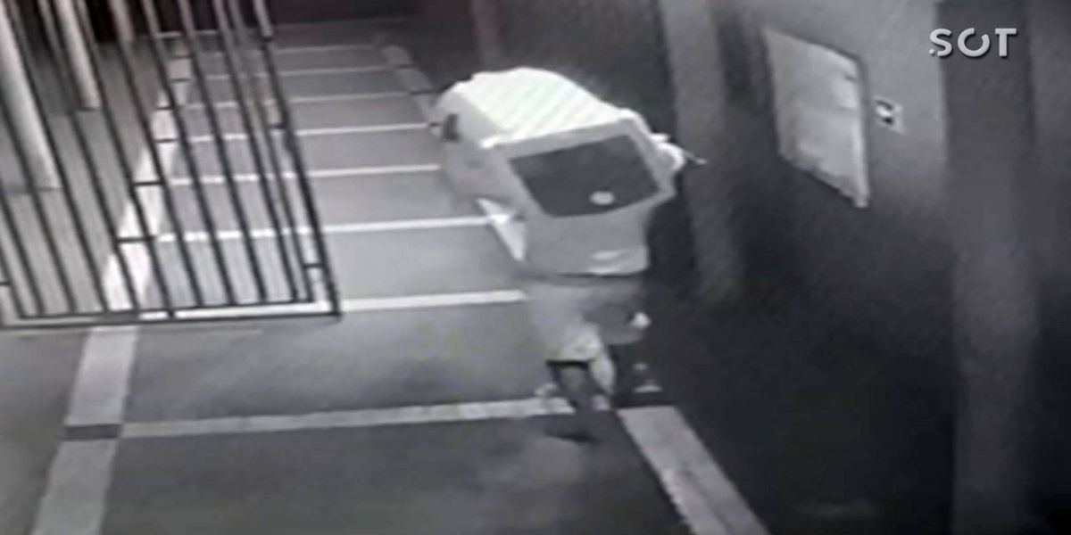 Marginal furta máquina de lavar roupas de Colégio Estadual no Bairro Alto Alegre