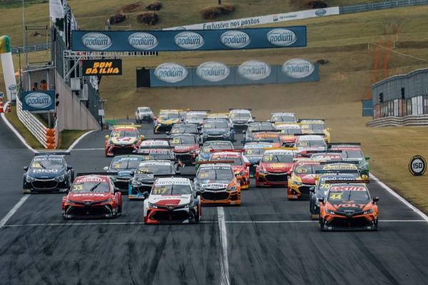 Stock Car: Com Ecclestone na plateia, ex-F-1 Zonta e argentino Rossi vencem no Velocitta