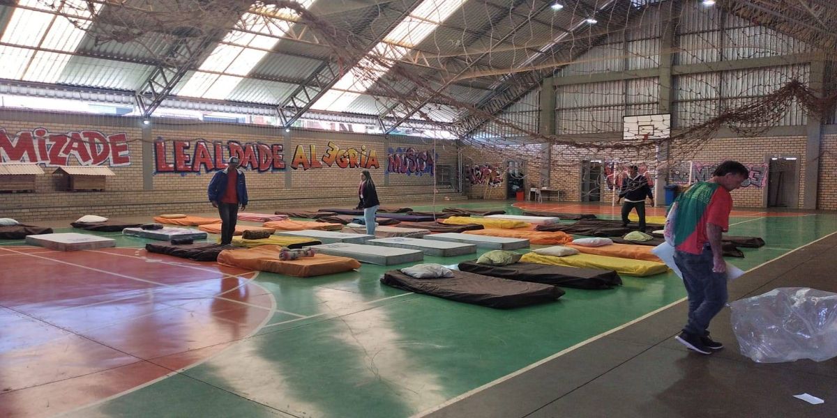 Contra o frio: Ginásio do Creas volta a ser centro de acolhimento a moradores em situação de rua