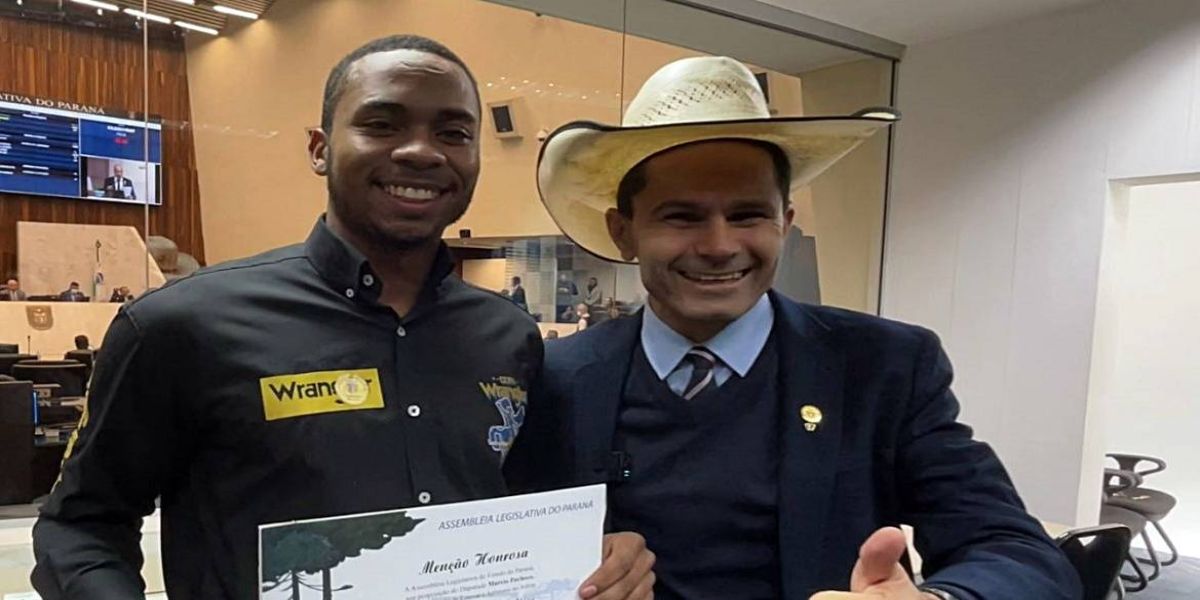 Deputado Marcio Pacheco homenageia atletas de Sertanópolis Campeões da Expo Londrina