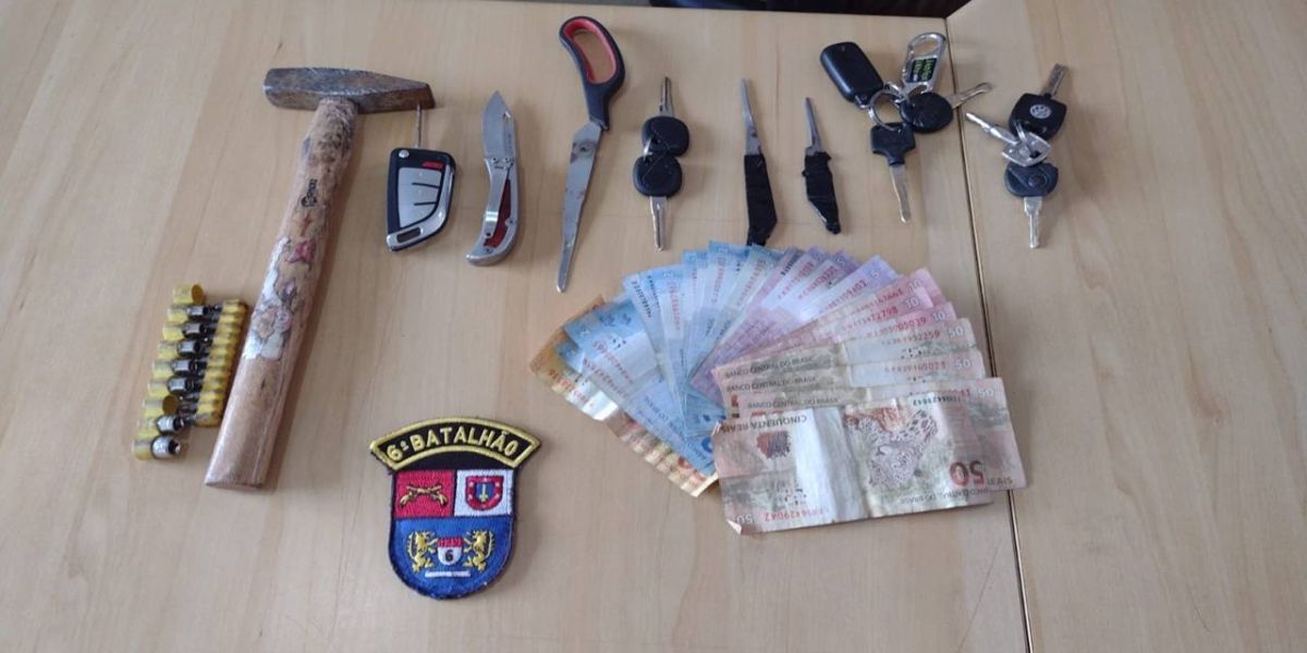 UPS Norte localiza veiculo furtado e detém duas pessoas com chave mixa e dinheiro de origem duvidosa