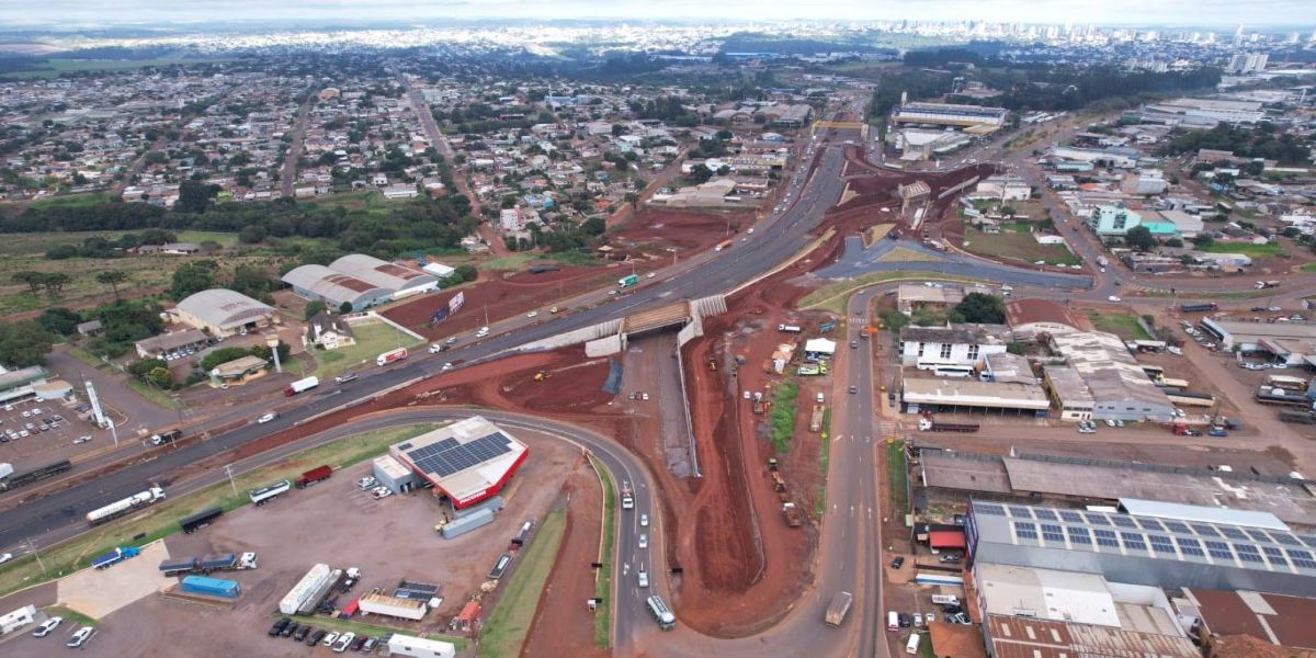 Obras do Trevo Cataratas avançam e 80% já foram concluídas