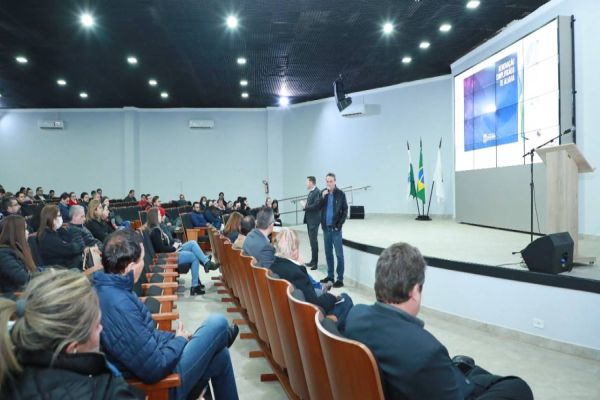 Alvará: "Nós acreditamos na palavra dos empresários", diz Paranhos