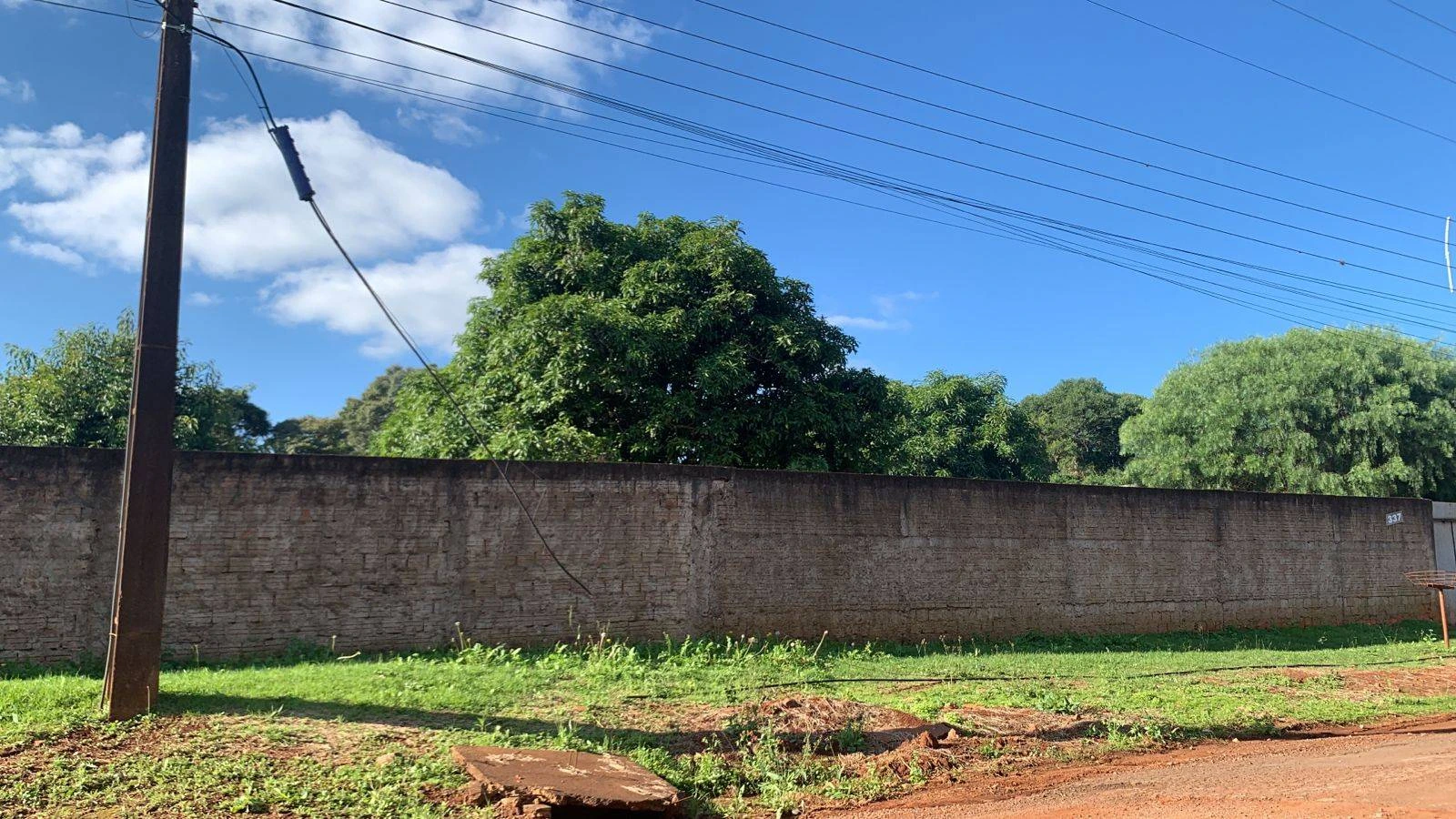 Foto relacionada a notícia: Reunião aponta avanços nas discussões sobre fios soltos e traça novas ações em Cascavel