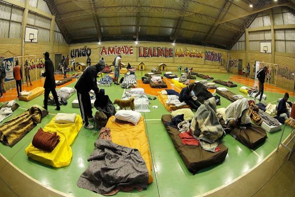 Centro Amor manterá acolhimento a moradores de rua em ginásio de Cascavel