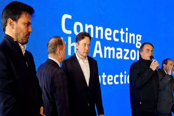 Presidente Bolsonaro se encontra com empresário Elon Musk em São Paulo