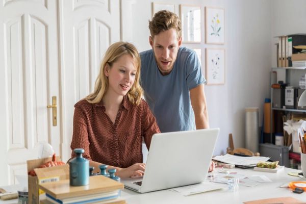 Os benefícios e desvantagens de se empreender em casal