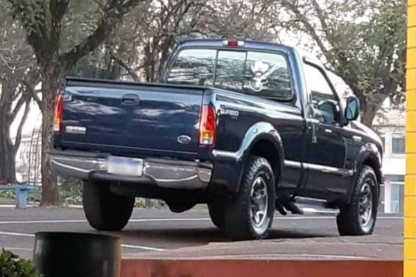 Camionete tomada em assalto por ladrões armados e vítimas são amarradas em Corbélia