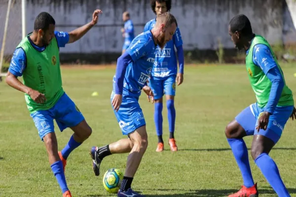 Foto relacionada a notícia: Cascavel ganha reforços para jogo importante contra o Azuriz