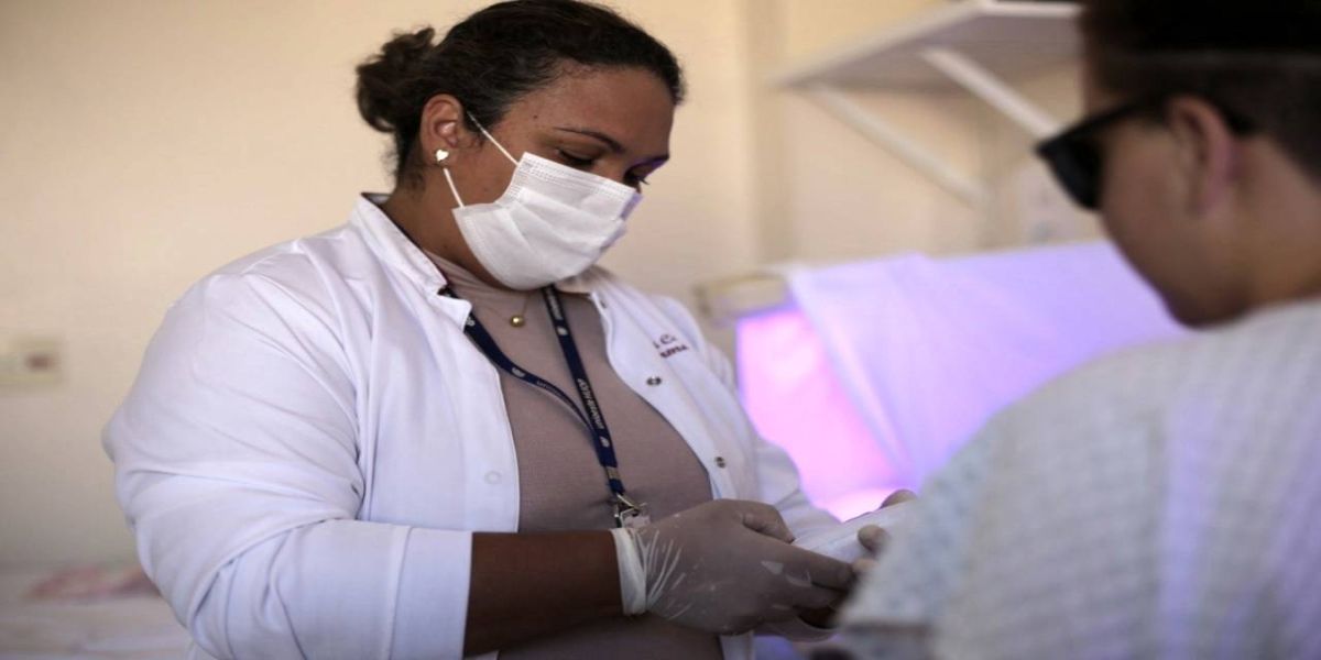 Tecnologia no Huop: laser permite recuperação acelerada de fissuras mamárias