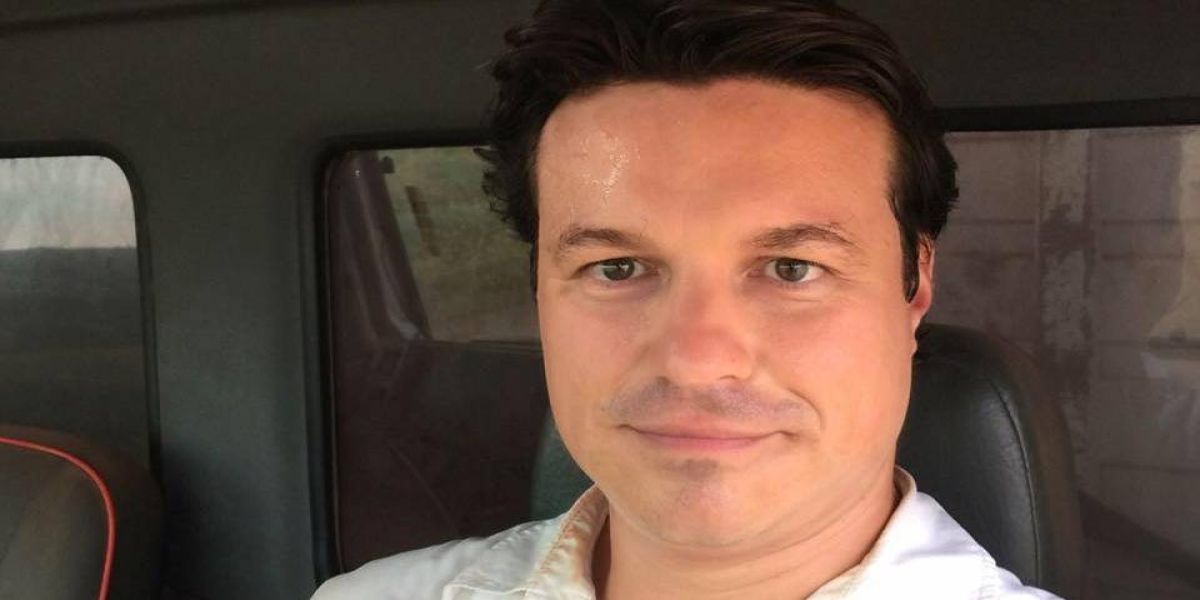 Acusado de matar jovem após briga no drive-thru é considerado foragido