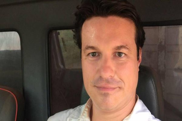 Acusado de matar jovem após briga no drive-thru é considerado foragido