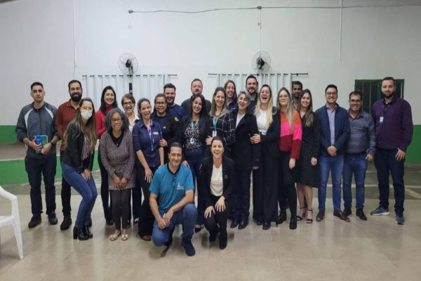 Rodada do Núcleo Acic Oeste reúne 25 empresários