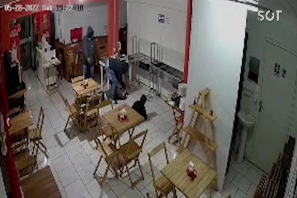 Imagem referente a notícia: Bandidos armados roubam comércio e agridem clientes e funcionários no Bairro Neva