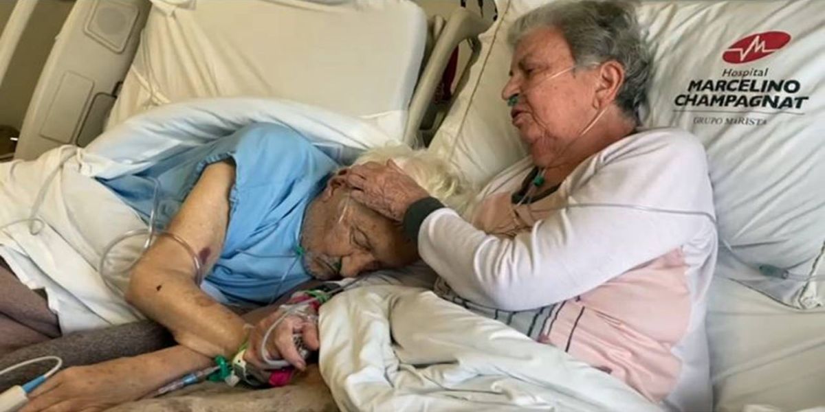 Parceiros de vida, casal de idosos se recupera da covid-19 depois de ser colocado junto em hospital