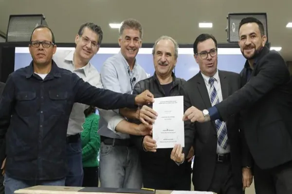 Foto relacionada a notícia: Reforma do salão comunitário do bairro Santa Cruz é autorizado