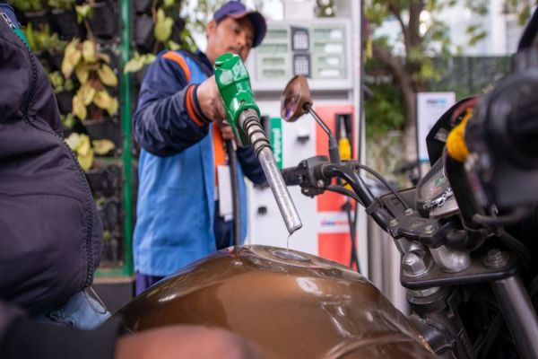 Trabalhadores preferem continuar em home office para driblar as altas dos combustíveis