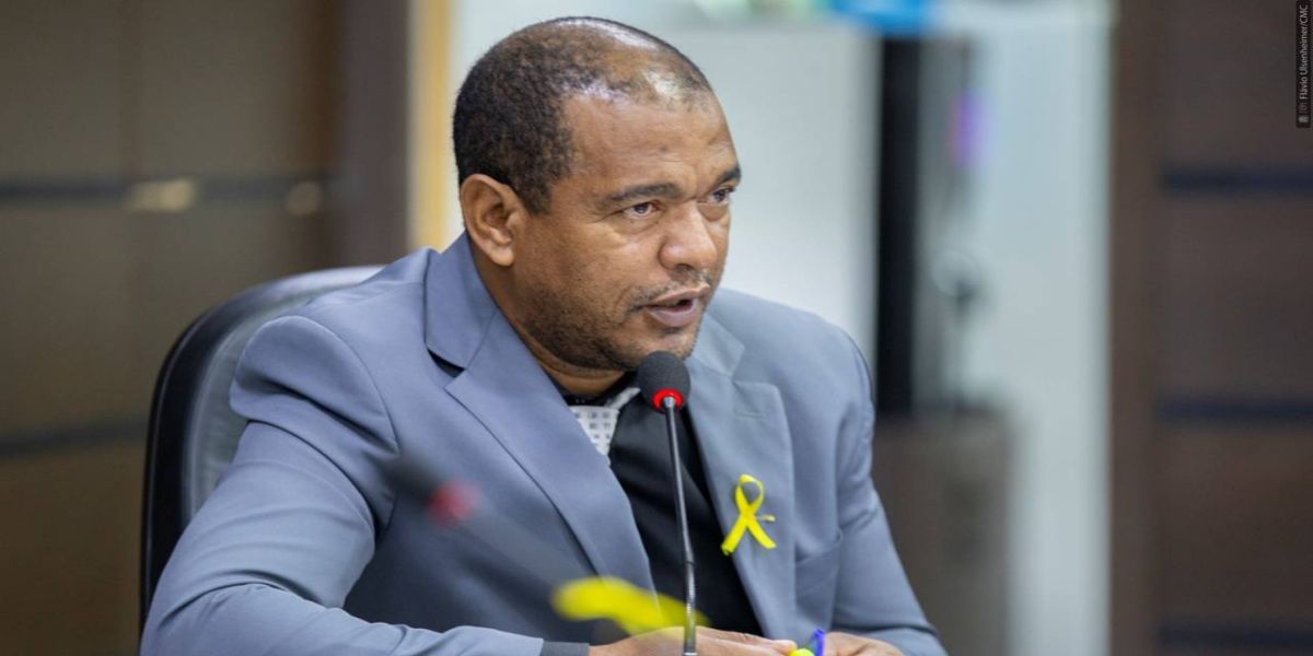 Madril sugere que condenação por crime comum seja motivo para demissão de servidor