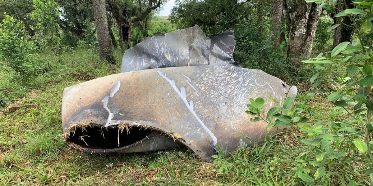 Agência Espacial Brasileira confirma que pedaço de metal encontrado no Paraná é lixo espacial