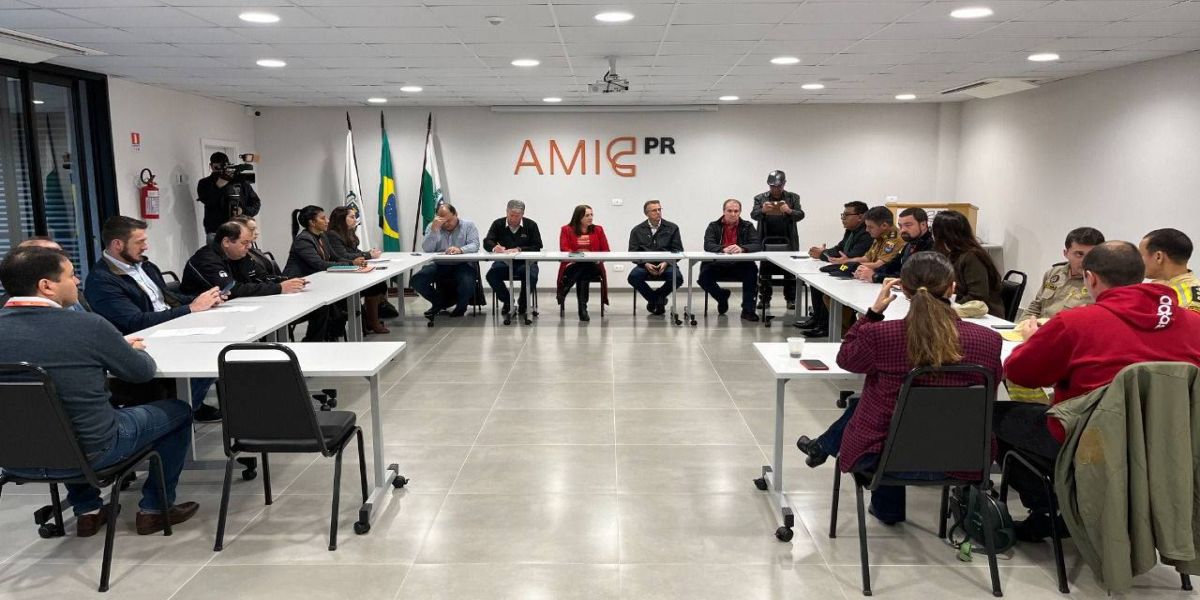 Forças de segurança participam de reunião na AMIC PR sobre o aumento da criminalidade