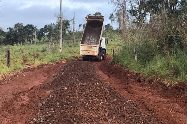 Equipes da Seagri trabalham sob chuva para minimizar impactos nas estradas