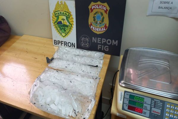 BPFRON e Polícia Federal apreendem carga milionária de metanfetamina em Foz do Iguaçu