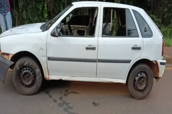 Mulher destrói carro após encontrar marido em boate de Londrina