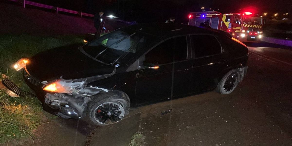 Motociclista para para ajudar vítimas de acidente e acaba sendo atropelado na PRc-467, em Cascavel