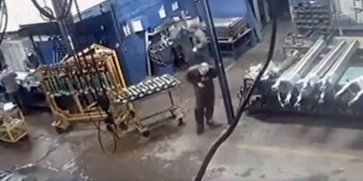 Homem é morto por supervisor após tomar café durante expediente