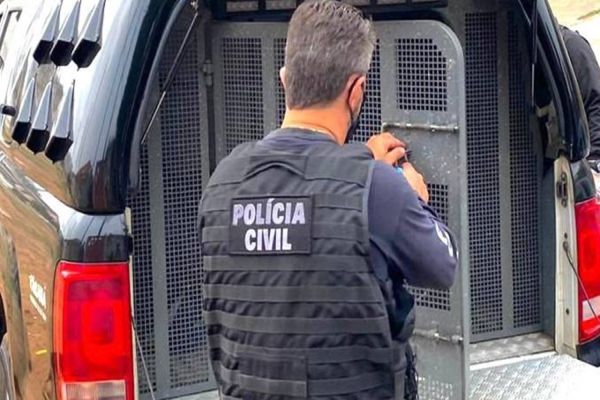 Casal de Empresários do ramo de Piscinas é preso em Ponta Grossa suspeito da prática de Estelionatos