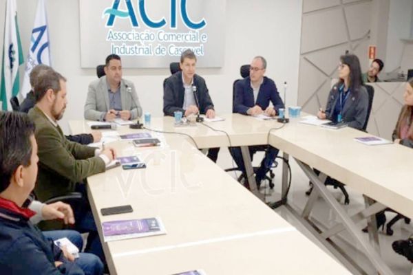 Governança reúne integrantes do Conselho de Núcleos