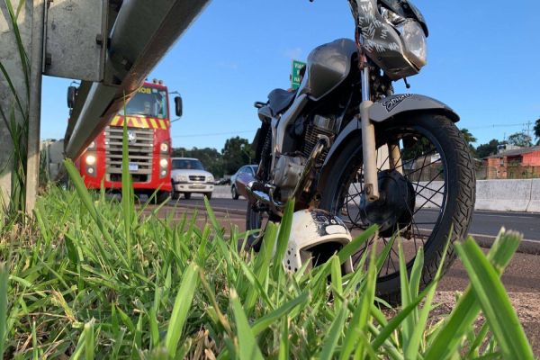 Imagem referente a notícia: Jovem de 24 anos fica ferido após colisão na PRc-467 em Cascavel