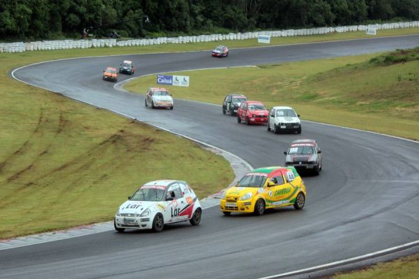 Cascavel de Ouro terá 36ª edição com grid formado por 55 carros da Gold Turismo