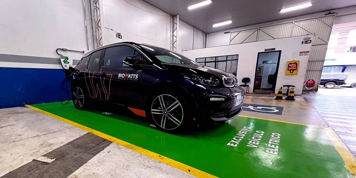 Cooperados do Sicoob Credicapital contam com ponto exclusivo para recarga de veículos elétricos