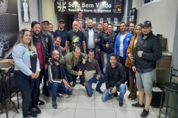 Deputado Soldado Fruet pede apoio ao porte de arma de fogo para CACs e vigilantes