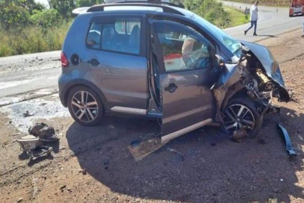 Acidente na BR-163 envolve carro da Secretaria de Saúde de Capanema